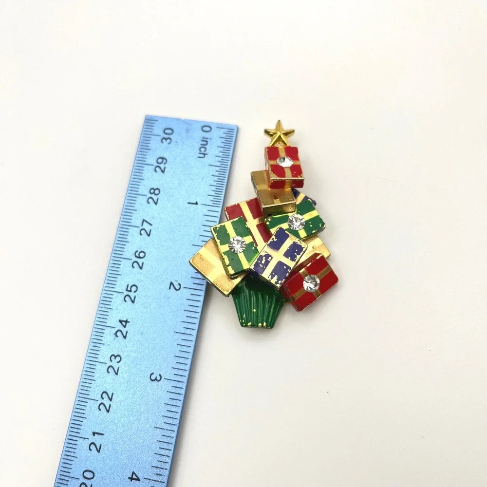Vintage Christmas Tree Brooch Gold Tone Enamel Present Stack‎ Rhinestone Pin